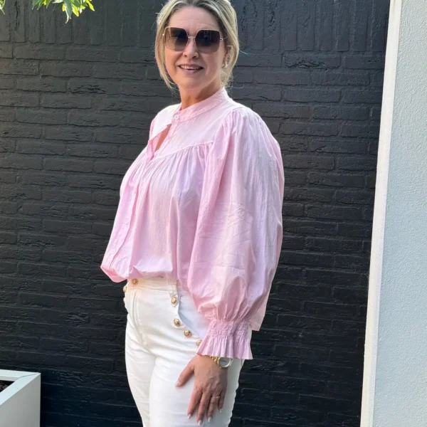 wijde vallende blouse met pofmouwen roze