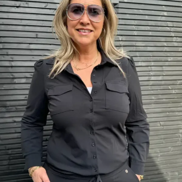 Travel blouse zwart met borstzakjes Travel blouse zwart met borstzakjes