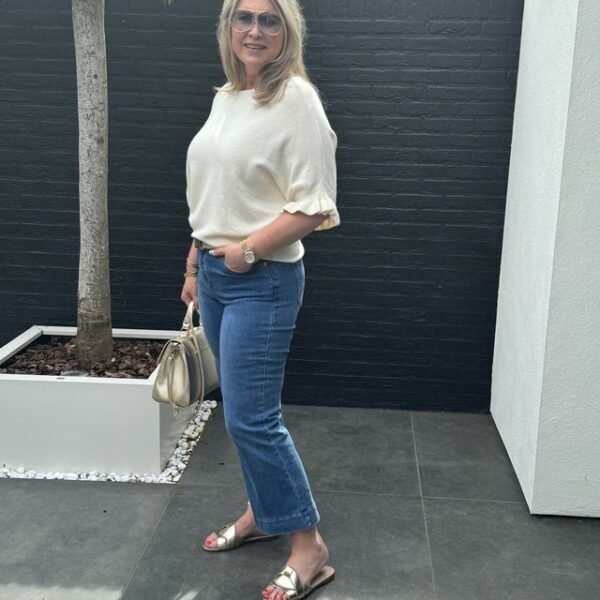 Soft trui met roezel mouw off-white Triple Nine