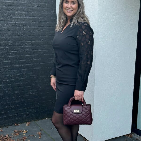 img_5978 Travelstof jurk kanten mouw zwart Triple Nine