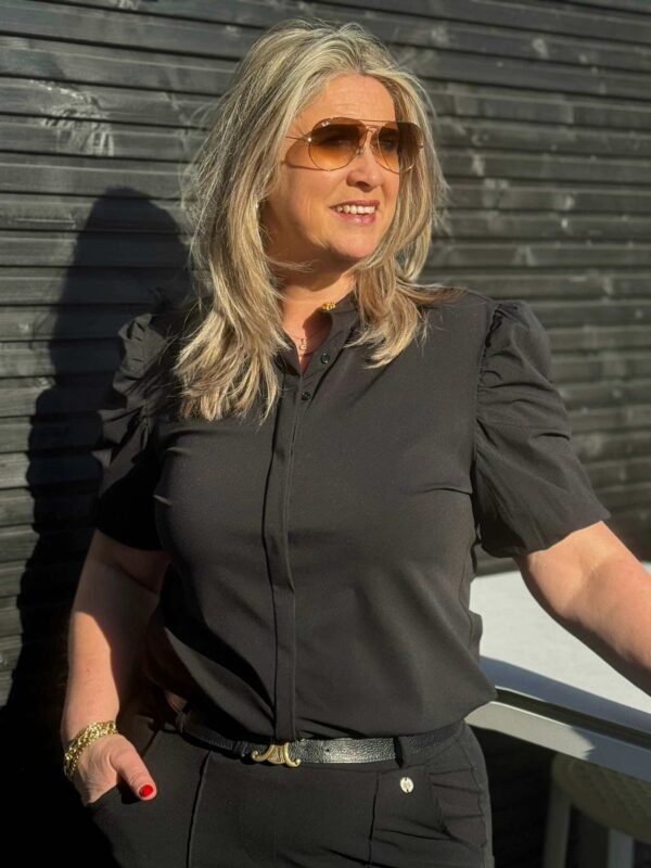 Blouse Travelstof Korte Mouw Zwart Triple Nine (BLS 5906)