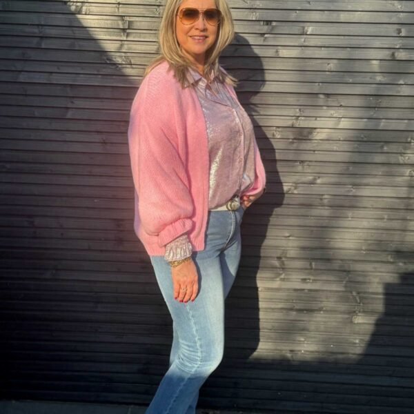 Grof gebreid vest met ruches mouw roze Gemma Ricceri