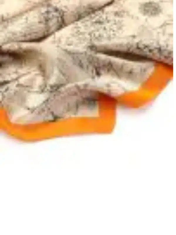 Sjaal Beige met Oranje Bloemenprint 70 x 70 cm