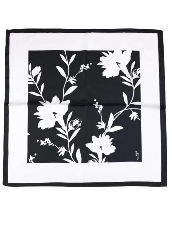 Sjaal Zwart Wit met Bloemenprint Elegant & Tijdloos