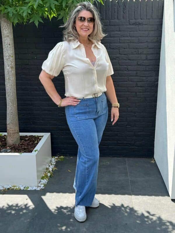 Blouse glanzend met pofmouw beige – Gemma Ricceri