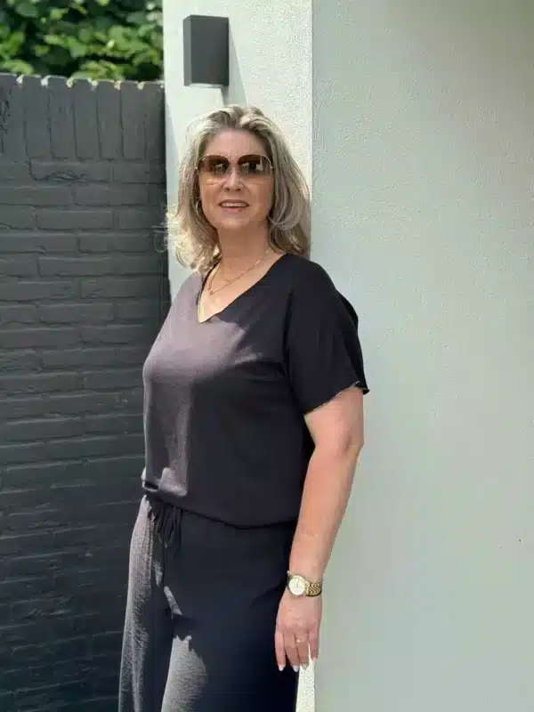 Zwarte top met gouden randje – Gemma Ricceri