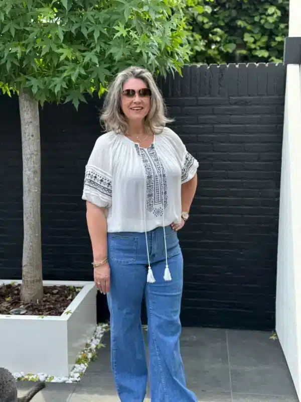 Witte boho blouse met blauw borduursel – Vera Jo