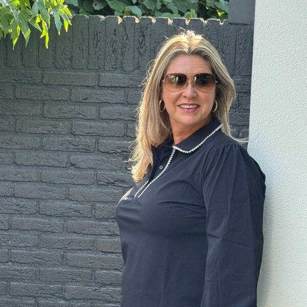 Triple Nine Top met Parelrand Zwart 6926 Triple Nine Top met Parelrand Zwart 6926