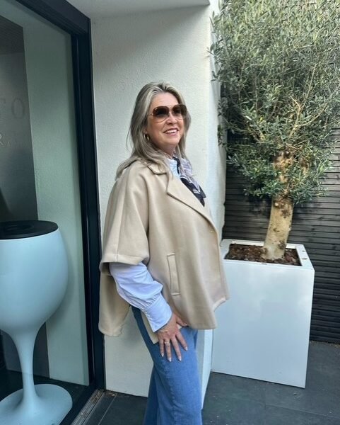 Oversized poncho beige