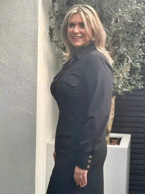 Travelstof jurk gouden knopen zwart Triple Nine - 51810