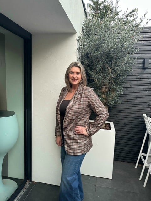 Ruiten Blazer met Broche