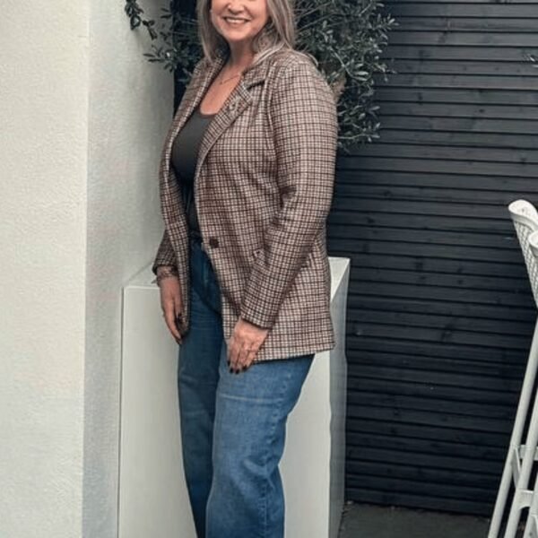 Ruiten Blazer met Broche