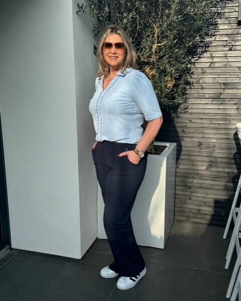 Triple Nine blouse rouches lichtblauw 5931 Triple Nine blouse rouches lichtblauw 5931