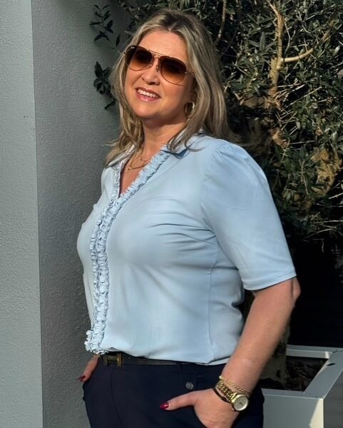 Triple Nine blouse rouches lichtblauw 5931 Triple Nine blouse rouches lichtblauw 5931