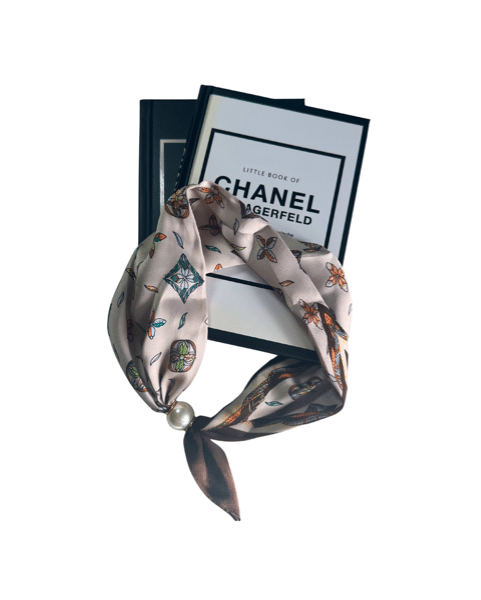 Sjaaltje met parel sluiting - bruin beige Sjaaltje met parel sluiting - bruin beige