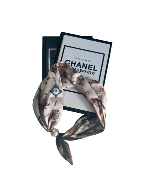 Sjaaltje met parel sluiting - bruin beige