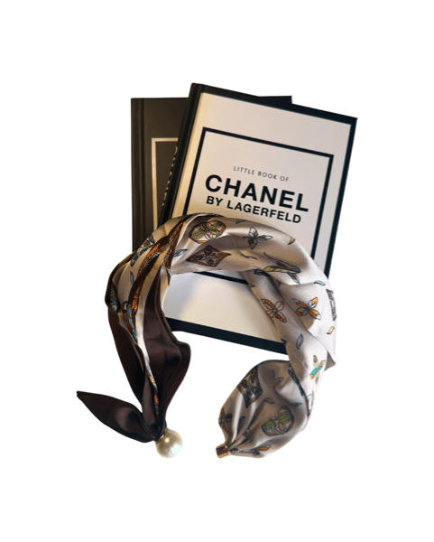 Sjaaltje met parel sluiting - bruin beige Sjaaltje met parel sluiting - bruin beige