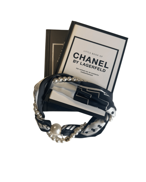 Sjaaltje magneetsluiting parelketting zwart wit Sjaaltje magneetsluiting parelketting zwart wit