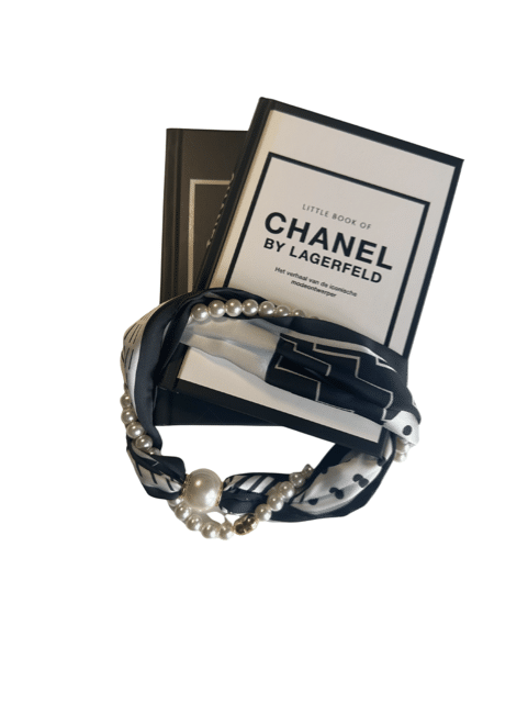 Sjaaltje magneetsluiting parelketting zwart wit