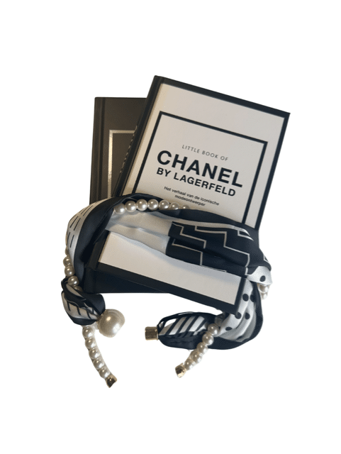 Sjaaltje magneetsluiting parelketting zwart wit