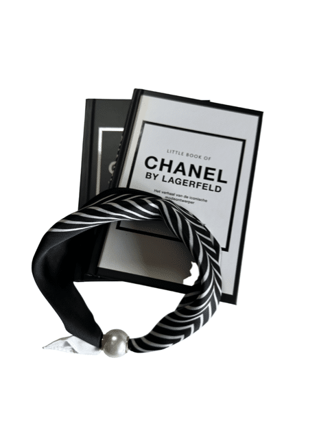 Sjaaltje met parel sluiting - zwart wit