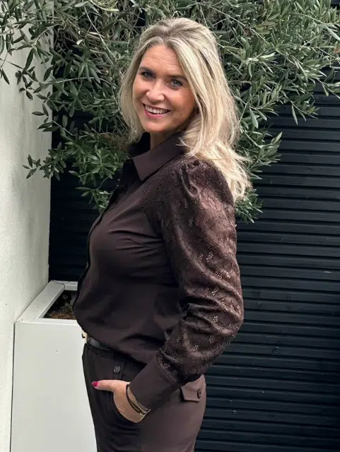 Triple Nine blouse donkerbruin BLS-5954